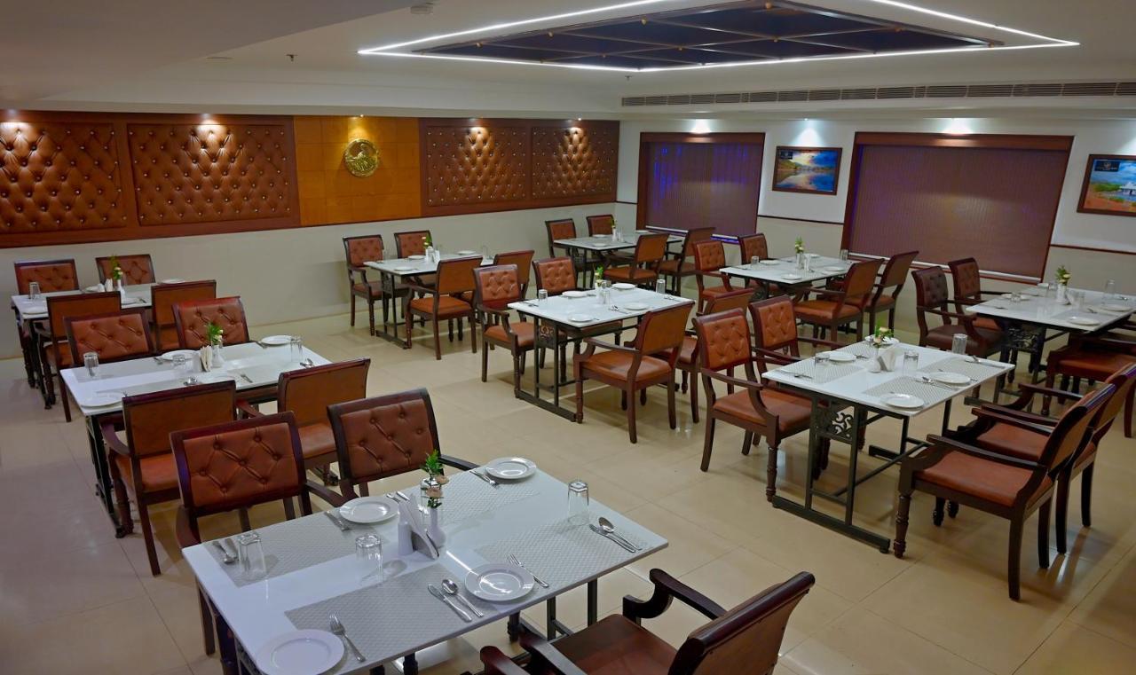 背水轮廓酒店 Rāmankari 外观 照片